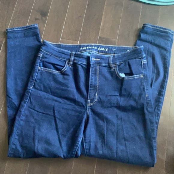 American eagle. Hi- Rise skinny jeans - Picture 2 of 4